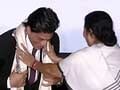 Mamata does a Modi, ropes in King Khan as ambassador