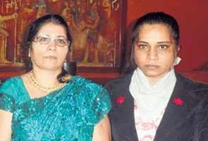 Mother-daughter duo held for running friendship club racket