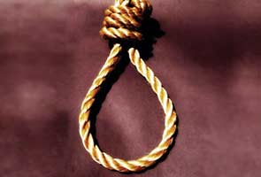 Budding singer commits suicide
