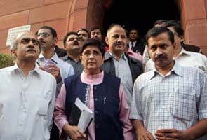 Team Anna meets Jaitley, other party leaders over Jan Lokpal Bill