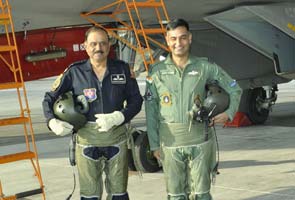 Air Chief flies Su-30 to reassure pilots