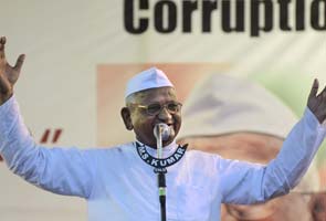 I will greet PM with a red rose if Lokpal Bill is passed, says Anna 