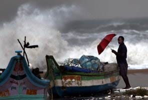 Cyclone 'Thane' to reach Tamil Nadu by early Friday morning