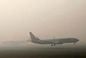 What's behind Delhi's fogged in flights?