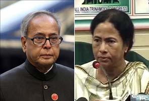 Pranab Mukherjee visits Mamata Banerjee's ailing mother in hospital