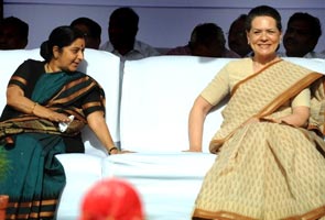 FDI war: Sushma asks Sonia to explain her stand; Dinesh Trivedi skips cabinet meet