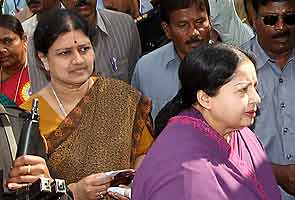 Jayalalithaa expels companion Sasikala from AIADMK