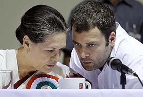 Lokpal fiasco: Sonia, Rahul target BJP which  retorts 'your dream, not ours'