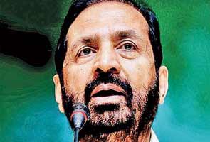 Raja, Kalmadi feast on kheer, halwa in Tihar