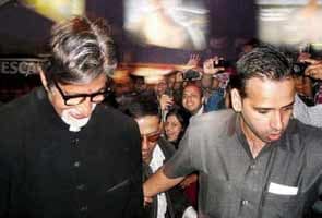 Big rush to see Big B, chaos at Pune film fest