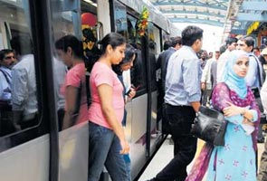 Bangalore rings in 2012, Metro adds glitz 