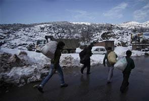 Srinagar-Jammu highway opens for one-way traffic 