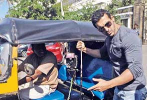 Auto driver tells John Abraham to take a walk