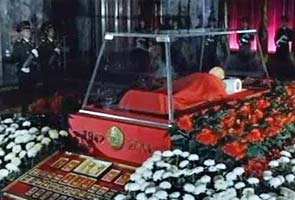 Kim Jong Il's body to be permanently displayed 