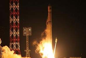 Russian spacecraft to crash soon, risks unclear