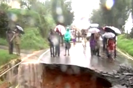 Rain cripples Thiruvananthapuram, 5 killed 