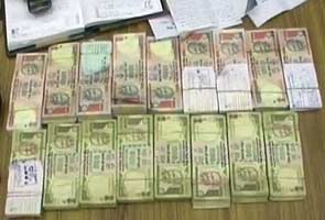 UP polls: 13 crores found in a van in Ghaziabad