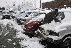 Jammu and Kashmir snowed under and powerless