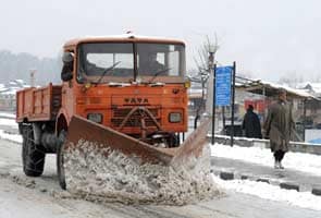 After fresh snowfall, Jammu-Srinagar highway closed again
