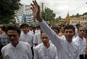 Myanmar frees many prominent political prisoners 