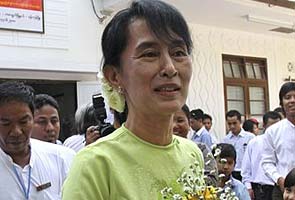 Suu Kyi finally gets United Nations' nonviolence prize awarded in 2002