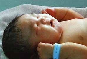 Woman in China gives birth to 15-pound baby 
