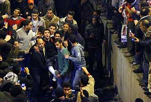 Two dead in Egypt street clashes over soccer riot 