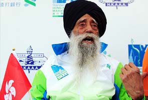 Fauja Singh, world's 'oldest marathoner', competes in Hong Kong