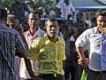 Maldives crisis: Supporters surround ex-president house after court orders arrest