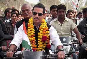Poll panel denies official transferred for stopping Robert Vadra's convoy