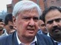 Senior Pakistan politician escapes suicide attack