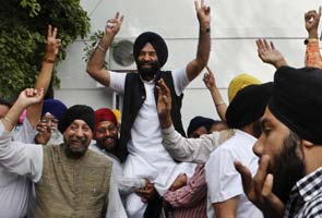 Akalis break the Punjab elections jinx by returning to power
