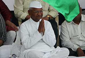 Bring Lokpal Bill or go, Anna Hazare tells government