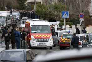 Gunman kills 4 outside Jewish school in France