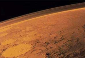 Stargazers wait to see Mars this weekend