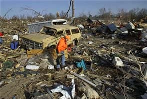  Storms slam US Midwest, killing 10