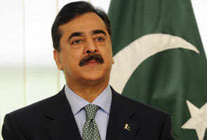 Pakistan Supreme Court directs Prime Minister Gilani to write to Swiss authorities