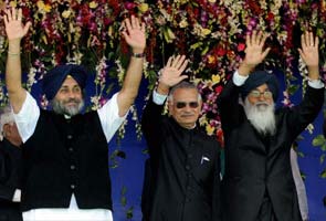 Badal swearing-in draws political biggies, but not Nitish Kumar