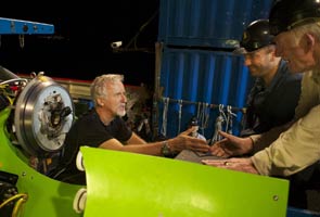 James Cameron completes journey to Earth's deepest point