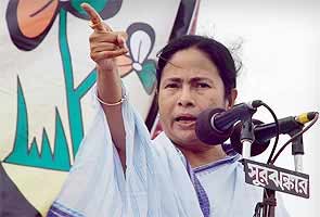 Mamata strikes again, wants amendments to President Patil's address