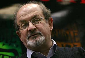 Salman Rushdie on Akhilesh, Omar boycotting him at Delhi event