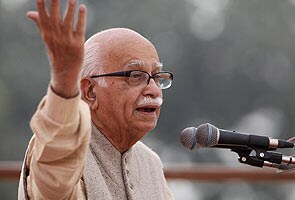 Advani blogs about report on movement of army troops