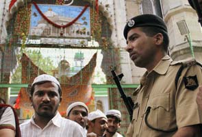 Zardari's Ajmer visit: Keep windows shut and shops closed, residents told