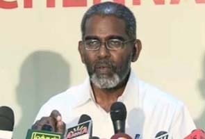 Udayakumar told to surrender passport within 15 days