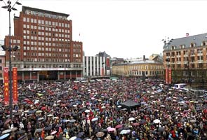 Thousands defy Norway mass killer Breivik in song