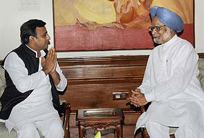 UP Chief Minister Akhilesh Yadav meets Prime Minister Manmohan Singh