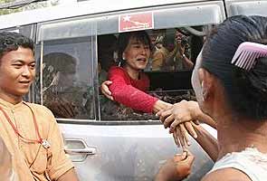 Aung San Suu Kyi's party claims win in Myanmar landmark election  