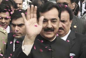 Pakistan cabinet says Yousuf Raza Gilani need not resign: 10 big facts