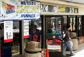 World record jackpot of $656 million goes to Kansas