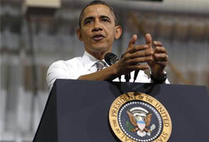 Obama leads but Romney gains on economy: Poll